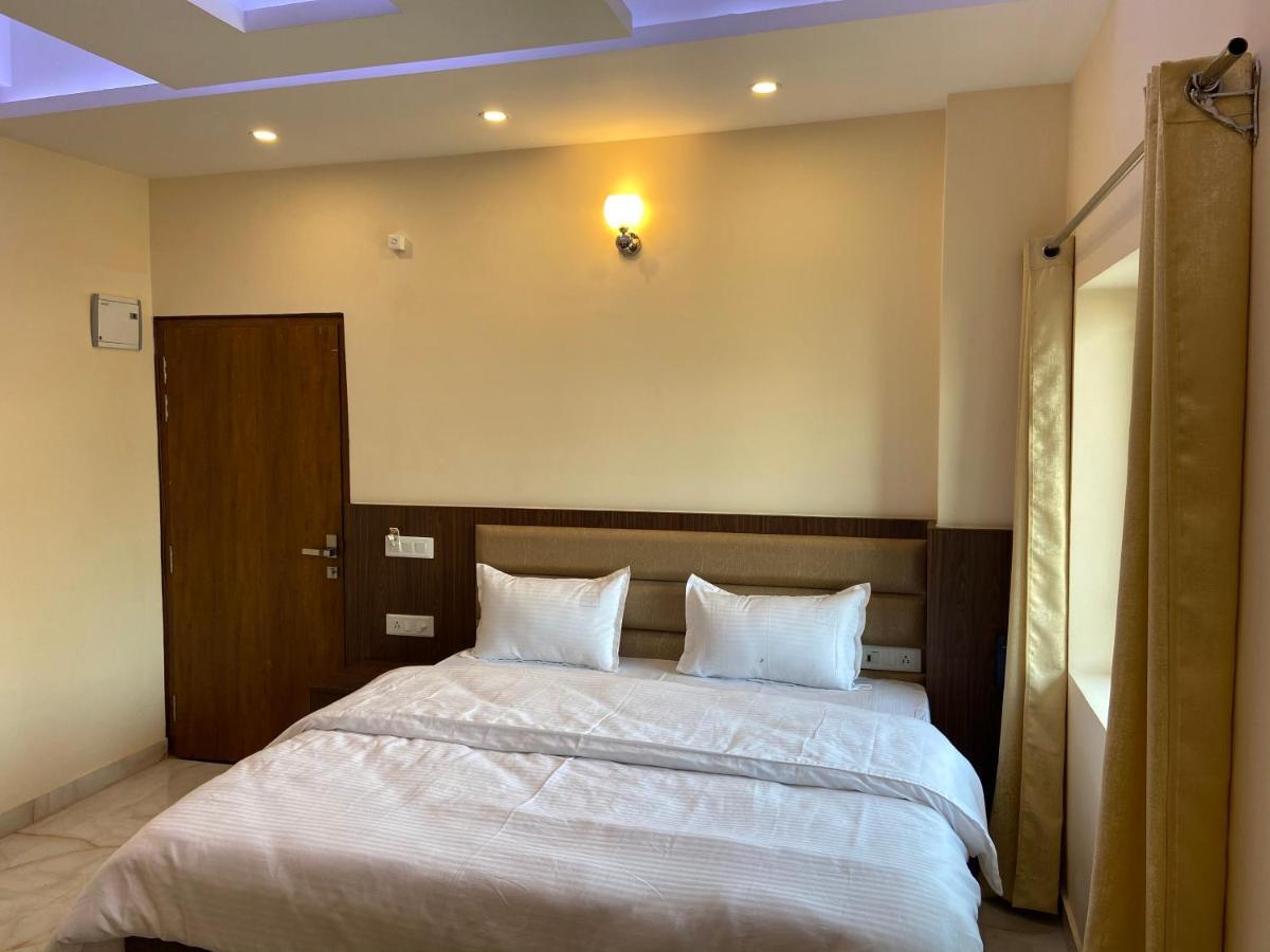 Hotel Tulsi Villa Dehradun Luaran gambar
